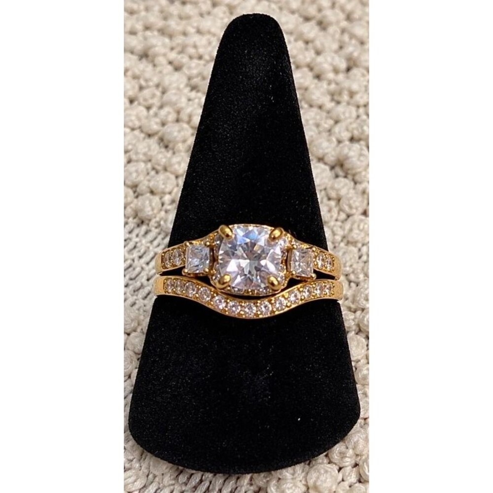 Gold Tone Zircon Bridal Wedding Ring Set Size 8 2 Piece NWOT